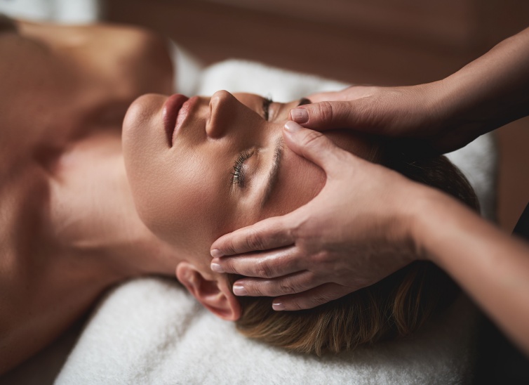 Mukabhyanga Gesichtsmassage